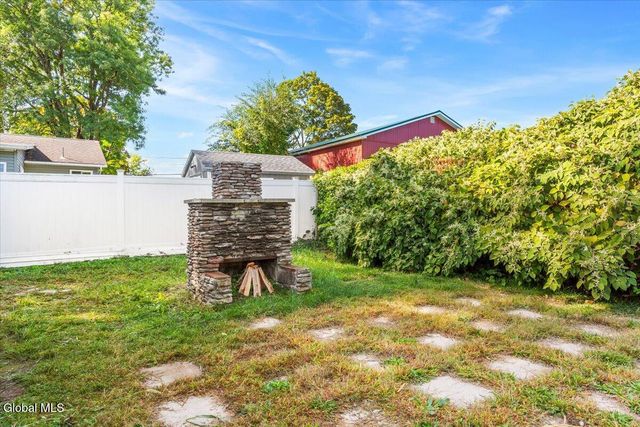 82 N Lincoln Street, Schaghticoke, NY 12118