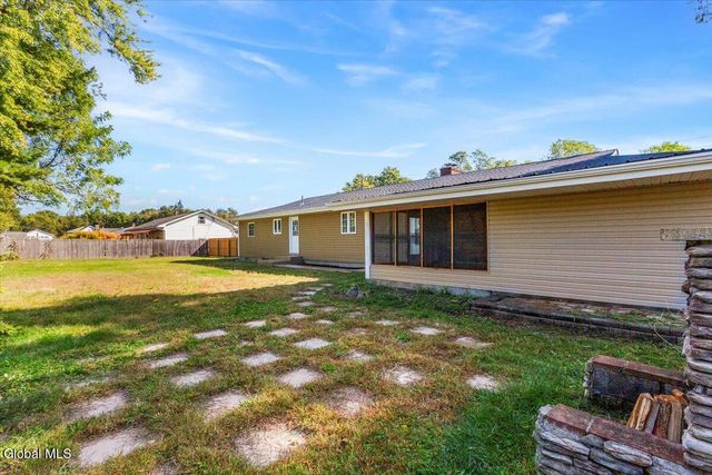 82 N Lincoln Street, Schaghticoke, NY 12118