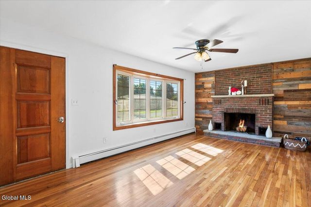 82 N Lincoln Street, Schaghticoke, NY 12118