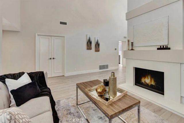 54 E Chardonnay, Irvine, CA 92614
