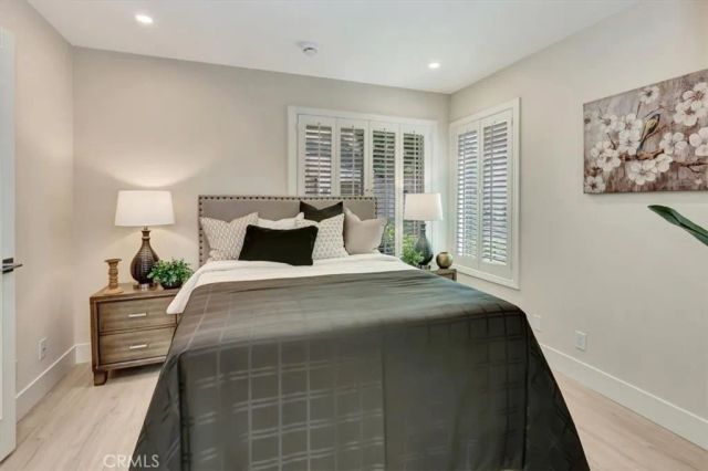 54 E Chardonnay, Irvine, CA 92614