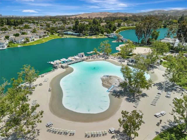 54 E Chardonnay, Irvine, CA 92614