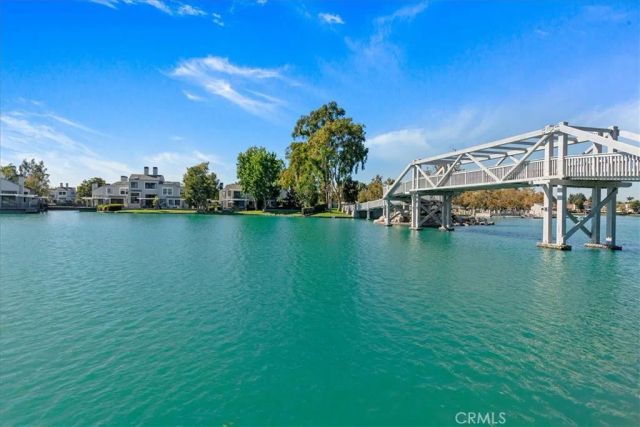 54 E Chardonnay, Irvine, CA 92614