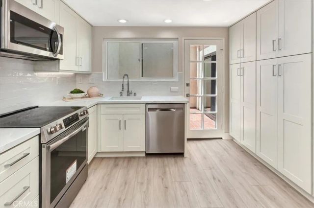 54 E Chardonnay, Irvine, CA 92614
