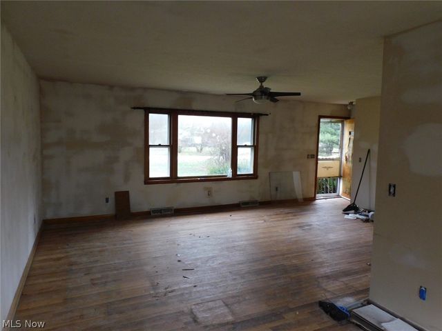 1790 Dadeyville Road, Austinburg, OH 44010