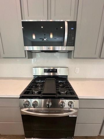 22525 E Shorewood Loop Loop E, Huffman, TX 77336