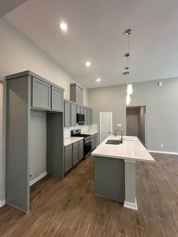 22525 E Shorewood Loop Loop E, Huffman, TX 77336