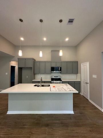 22525 E Shorewood Loop Loop E, Huffman, TX 77336