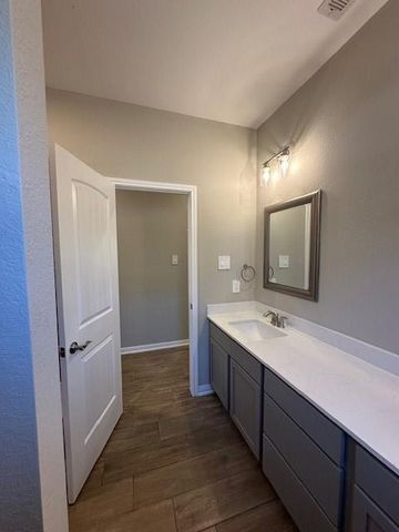 22525 E Shorewood Loop Loop E, Huffman, TX 77336