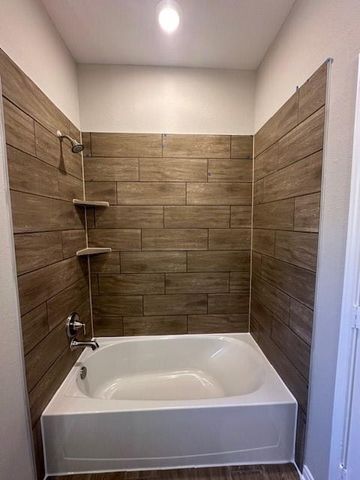 22525 E Shorewood Loop Loop E, Huffman, TX 77336