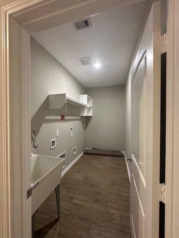 22525 E Shorewood Loop Loop E, Huffman, TX 77336