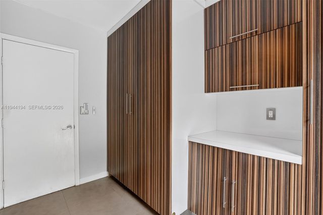 425 NE 114th St, Miami, FL 33161