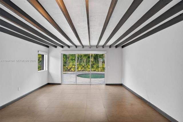 425 NE 114th St, Miami, FL 33161