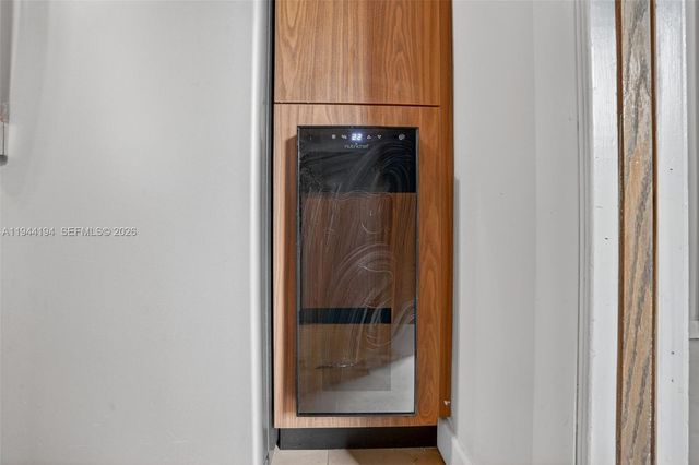 425 NE 114th St, Miami, FL 33161