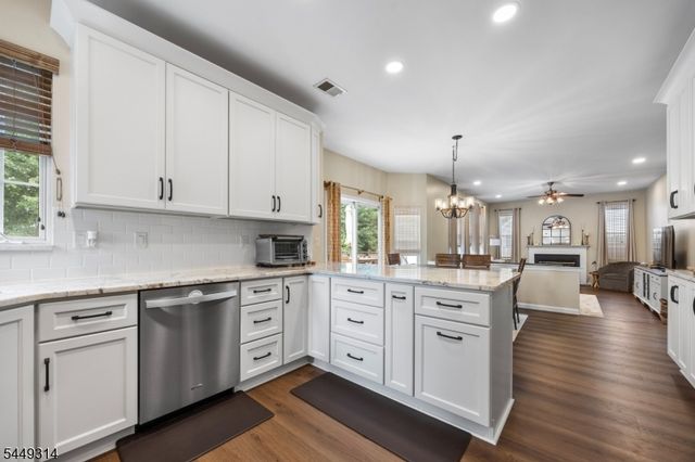 208 Yvonne Way, Greenwich Twp., NJ 08886