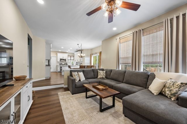 208 Yvonne Way, Greenwich Twp., NJ 08886