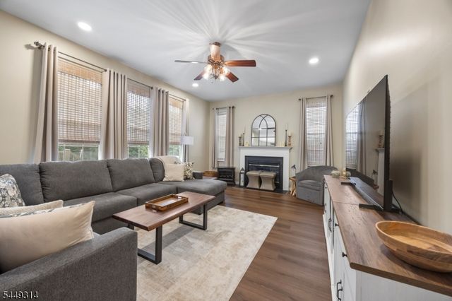 208 Yvonne Way, Greenwich Twp., NJ 08886