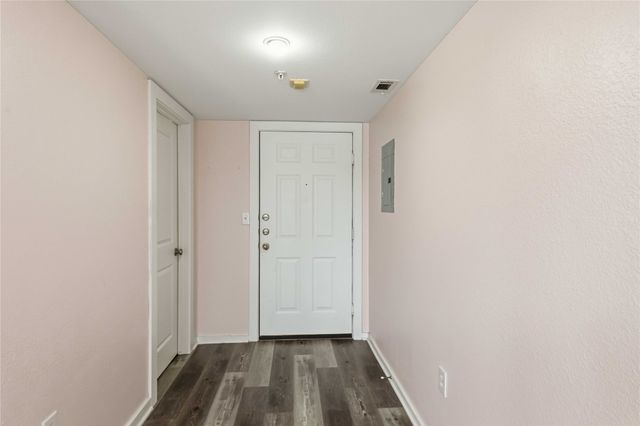 5111 Manett Street 207, Dallas, TX 75206