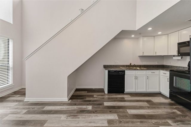 5111 Manett Street 207, Dallas, TX 75206