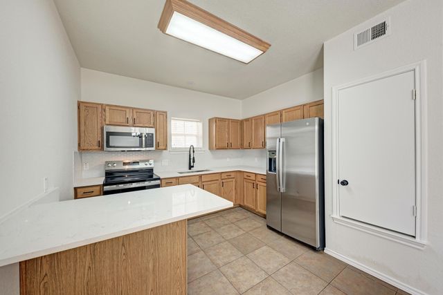 407 Bent Wood DR, Leander, TX 78641