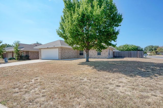 407 Bent Wood DR, Leander, TX 78641