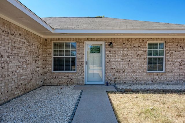 407 Bent Wood DR, Leander, TX 78641