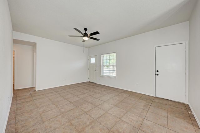 407 Bent Wood DR, Leander, TX 78641