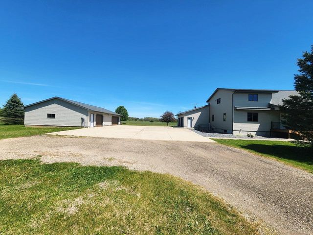 N6526 State Road 22, Pardeeville, WI 53954