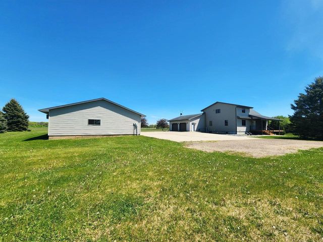 N6526 State Road 22, Pardeeville, WI 53954