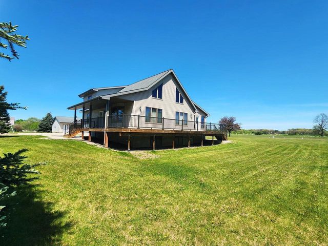 N6526 State Road 22, Pardeeville, WI 53954