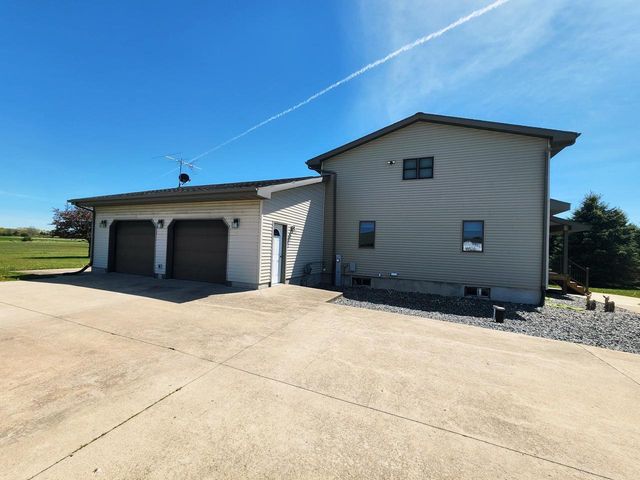 N6526 State Road 22, Pardeeville, WI 53954