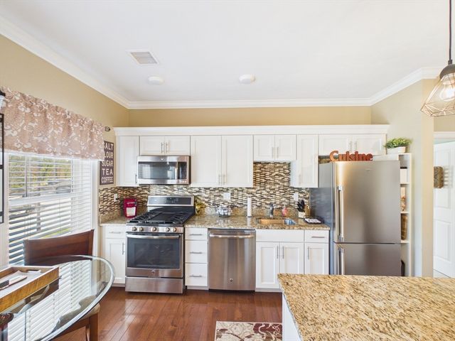 1429 Main Street 5E, Walpole, MA 02081