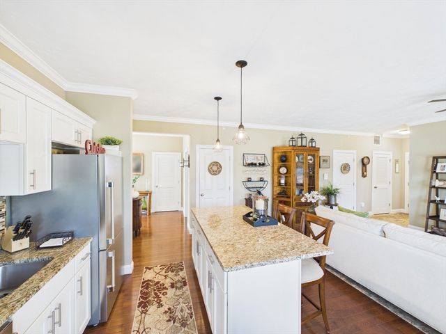 1429 Main Street 5E, Walpole, MA 02081