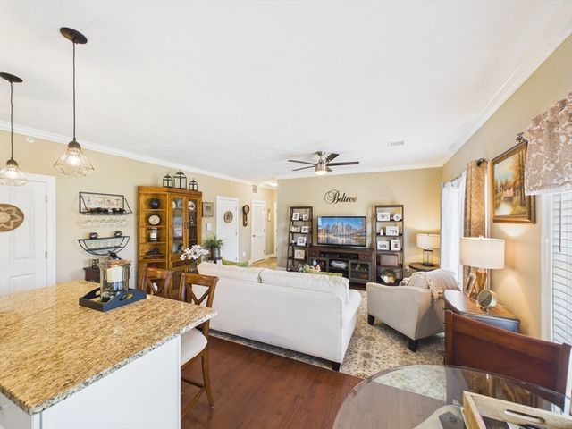 1429 Main Street 5E, Walpole, MA 02081