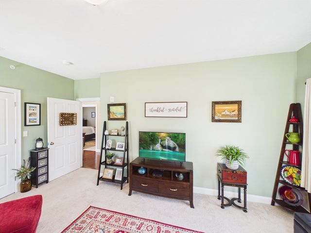 1429 Main Street 5E, Walpole, MA 02081