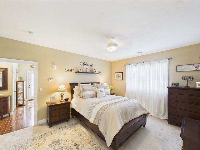 1429 Main Street 5E, Walpole, MA 02081