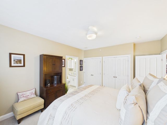 1429 Main Street 5E, Walpole, MA 02081