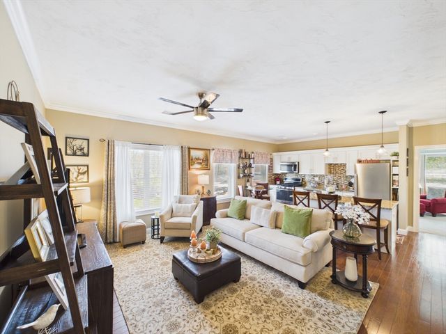 1429 Main Street 5E, Walpole, MA 02081