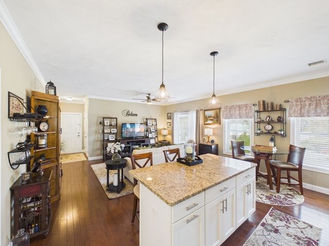 1429 Main Street 5E, Walpole, MA 02081