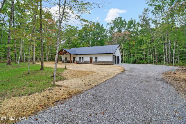 2662 Cumberland Lakes Drive, Monterey, TN 38574