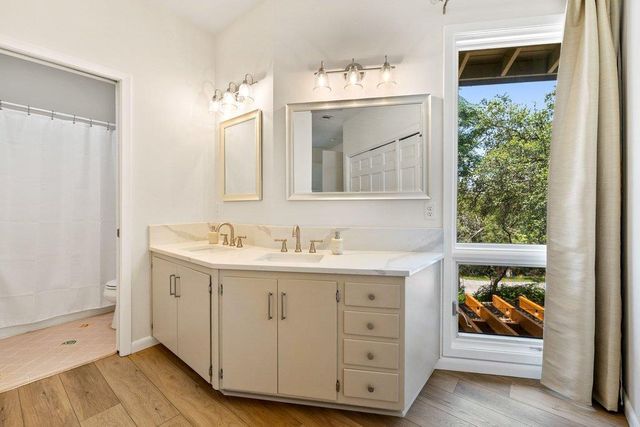 623 Sunfish ST, Lakeway, TX 78734
