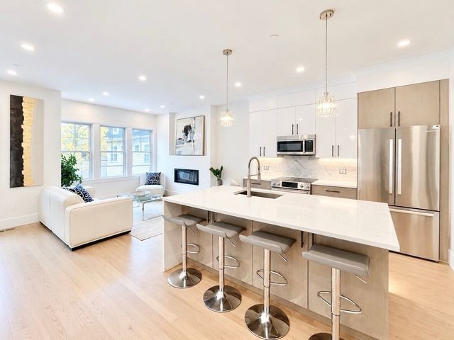 143-3 Tremont St 3, Boston, MA 02135