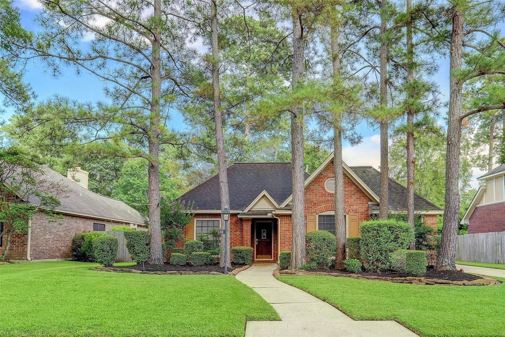 10 Heathstone Place, The Woodlands, TX 77381