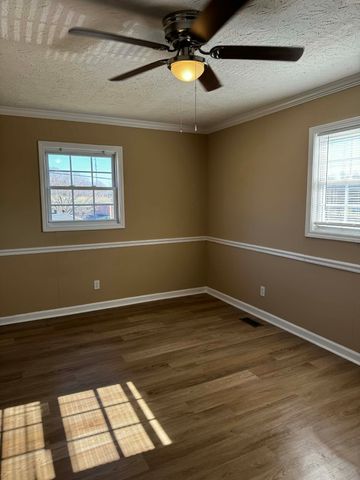 3021 Thompson Ln, Westmoreland, TN 37186