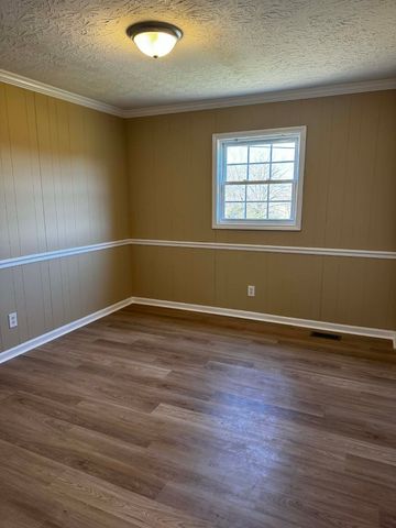 3021 Thompson Ln, Westmoreland, TN 37186