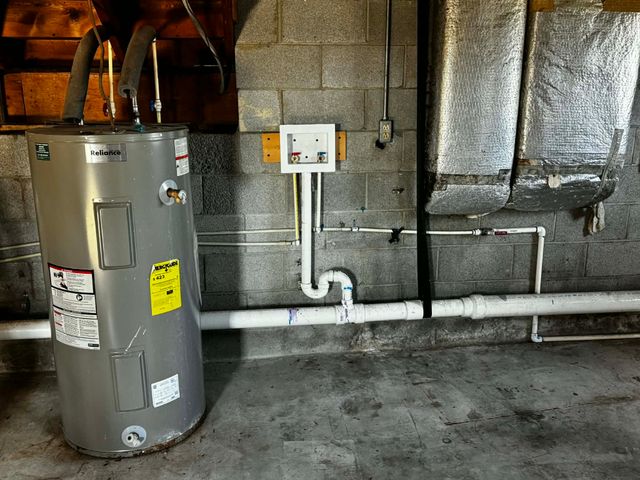 3021 Thompson Ln, Westmoreland, TN 37186