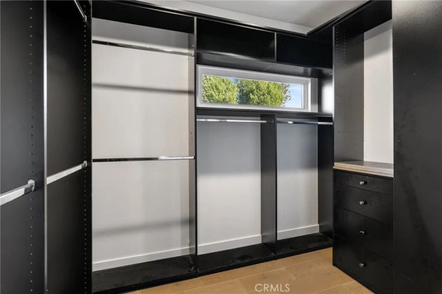 22904 Calvert Street, Woodland Hills, CA 91367