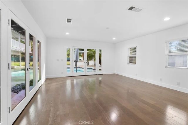 22904 Calvert Street, Woodland Hills, CA 91367