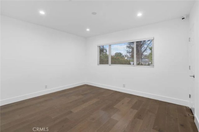 22904 Calvert Street, Woodland Hills, CA 91367