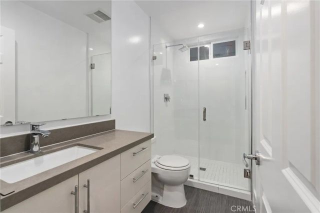 22904 Calvert Street, Woodland Hills, CA 91367